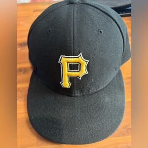 New Era Pittsburgh Pirates Black Cap with Yellow Emblem 7 1/2